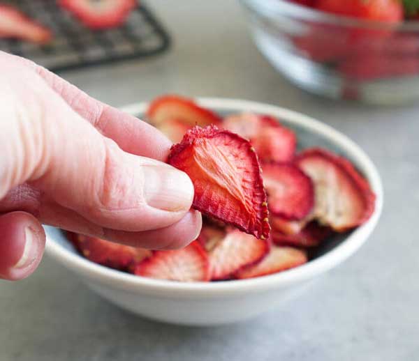 Health Benefits For Cockatiels Eating Strawberries