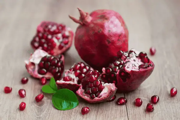 How Do You Prepare Pomegranate For Budgies